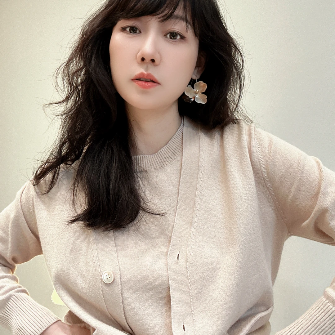 FERCOO“温润四季”高智淡人柔软细腻康赛妮12针棉绒V领针织女开衫