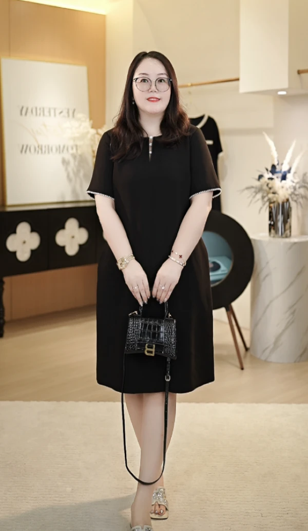 【深圳霞姐】夏季新品定制大码女装气质圆领珍珠黑色小黑裙