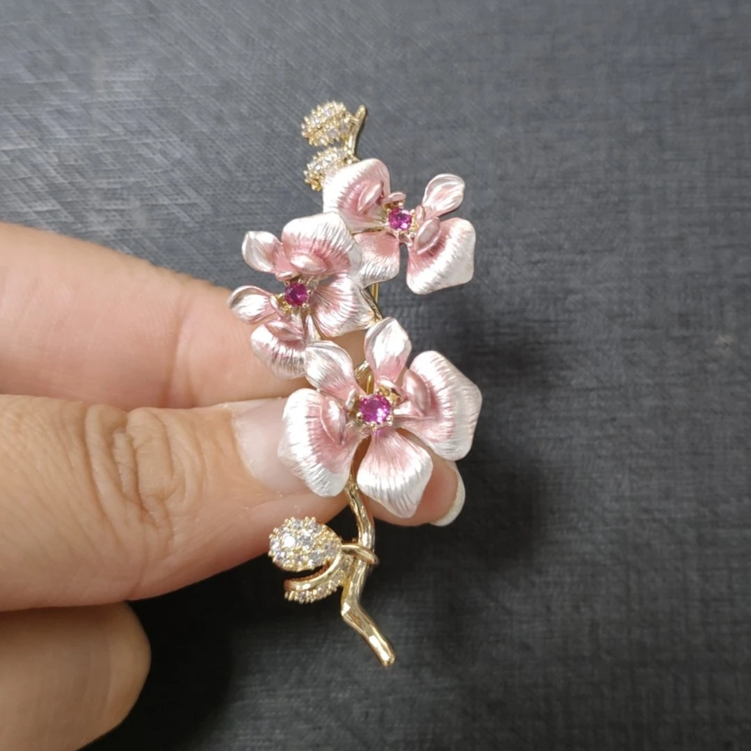 HY1028盛开桃花胸针