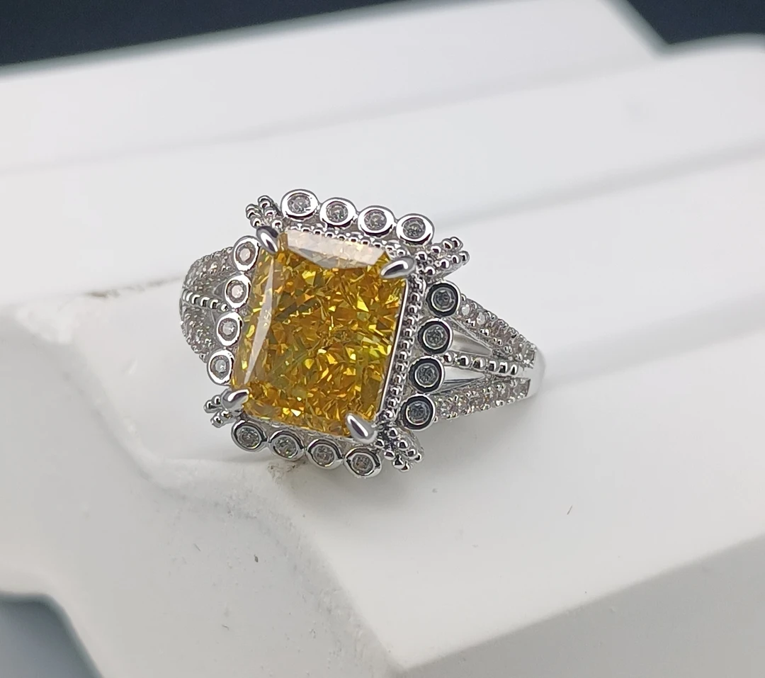 合金合成锆石戒指 气质轻奢时尚欧美经典黄色镶嵌高碳钻