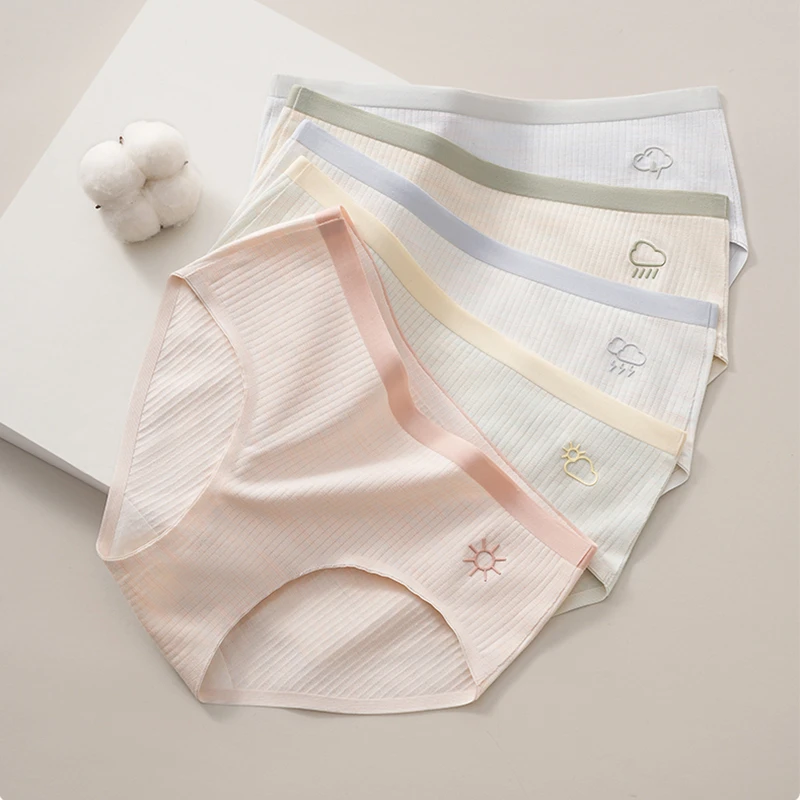 女士时尚内裤颜色随机