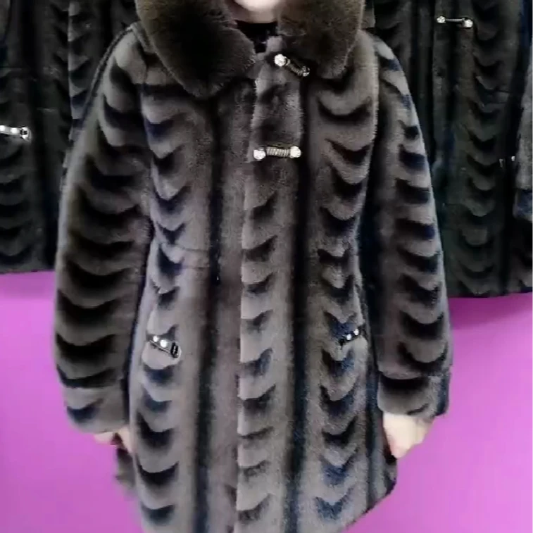 高级妈妈冬季新款皮毛一体中长款大衣