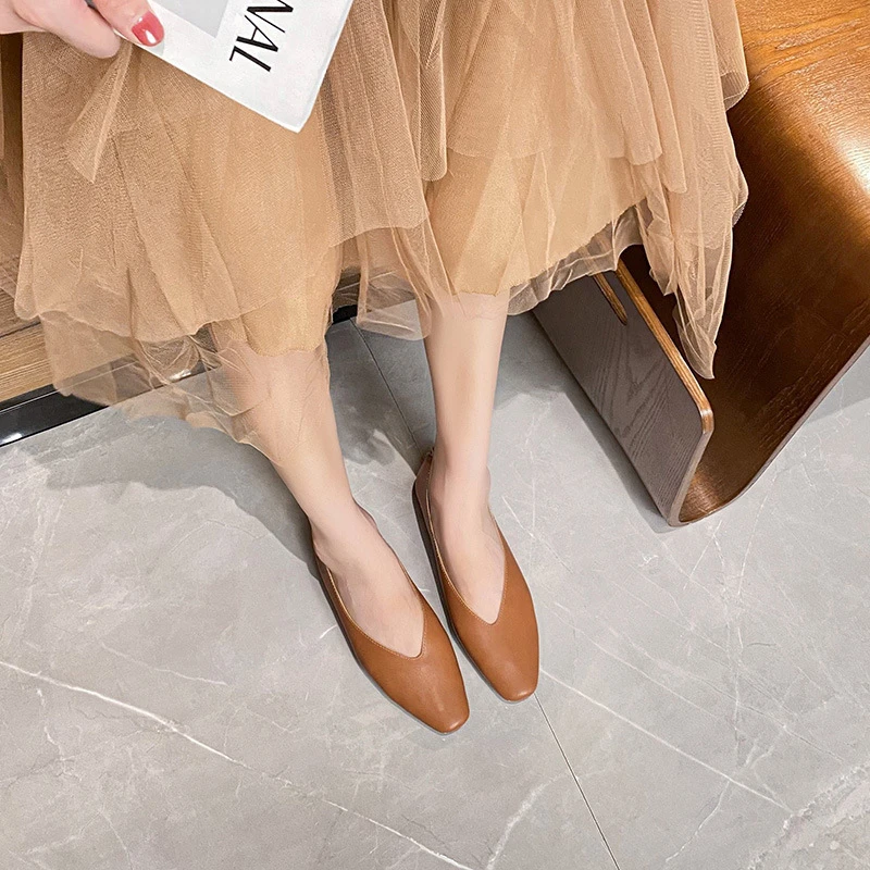 2024时尚V浅口单鞋女尖头平底鞋百搭春季粗跟平底方头奶奶鞋软底