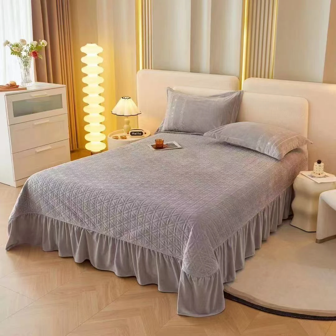 牛奶绒床裙加厚保暖单件床盖冬季三层夹棉成人床上用品