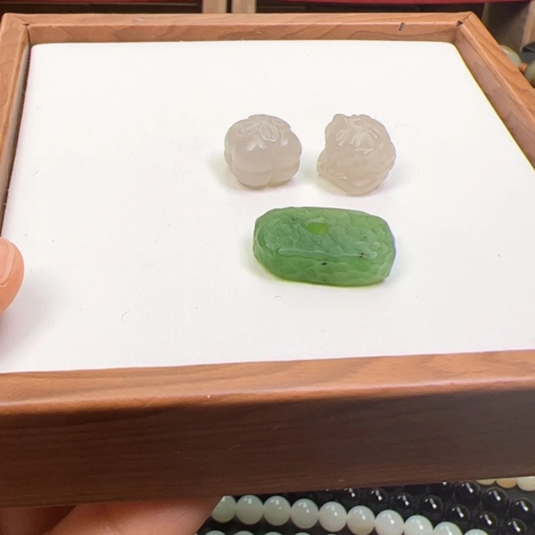 【闪购商品】和田玉挂件未镶嵌蜡***子