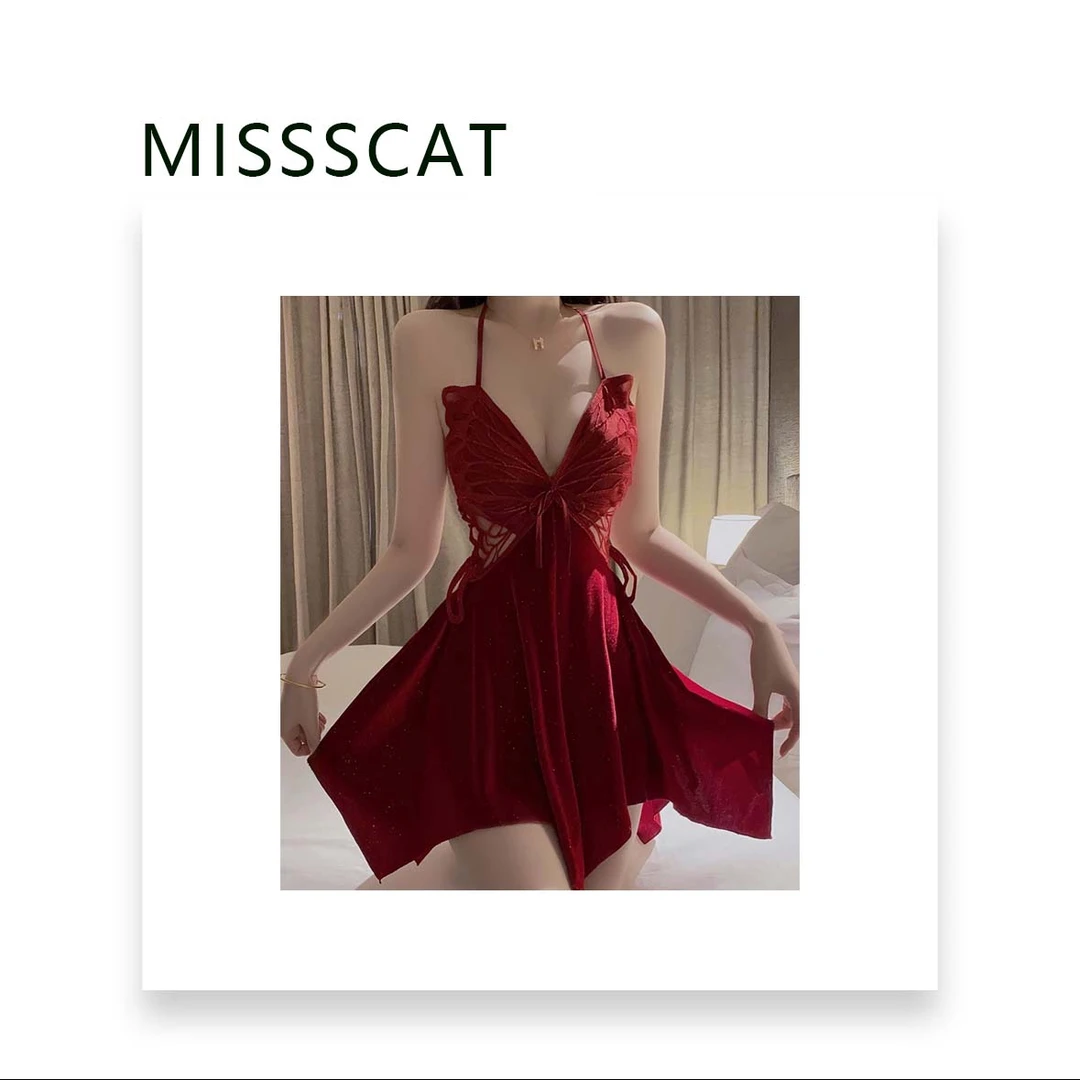 【宙斯】星光细闪碎星撒银蝴蝶蕾丝带可拆胸垫丝绒睡裙两件套