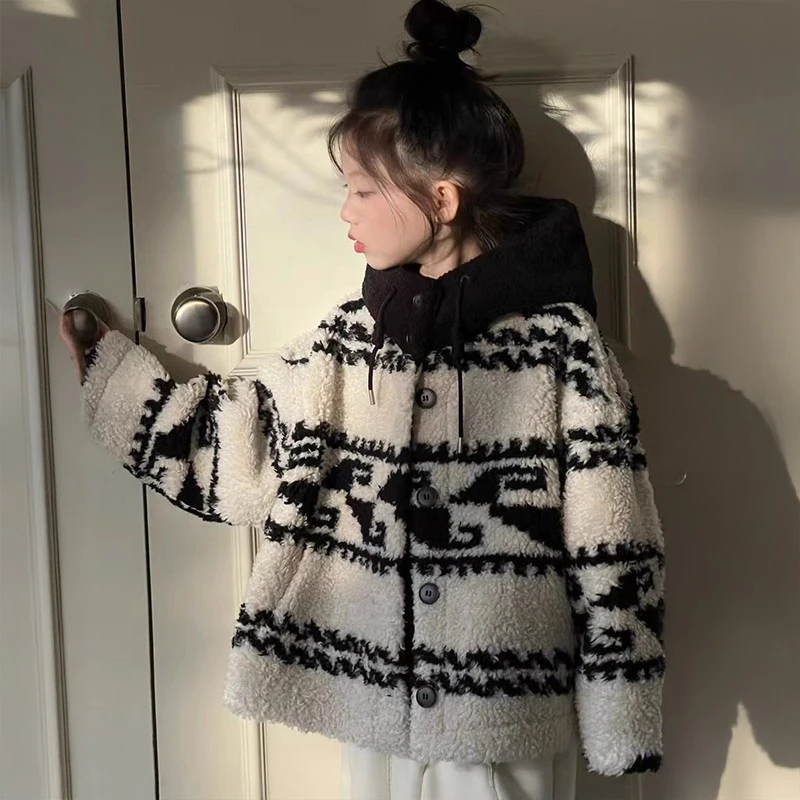 女童加绒外套秋冬款2025新款儿童加厚款复古上衣大童毛毛衣冬装潮