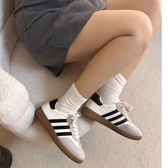 爆款小白女鞋2024秋季新款女款休闲百搭运动板鞋德训超火鞋M002
