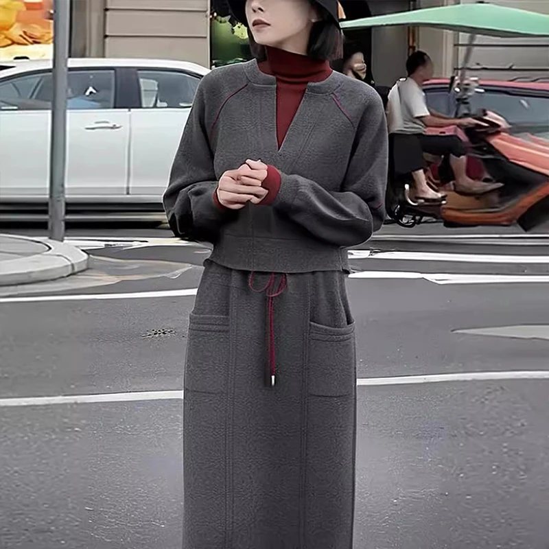 秋冬套装假两件卫衣女士2025新款高级感时尚洋气减龄半身裙两件套