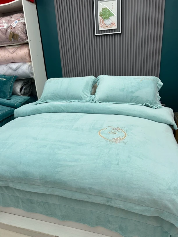 伊薇，高品质刺绣双面加厚牛奶绒四件套，超级丝滑柔软