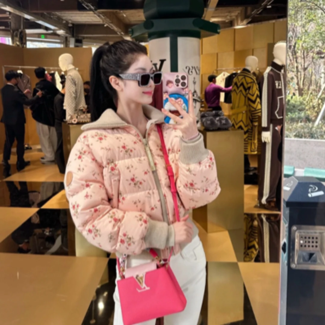 000999  LV 花卉满印罗纹袖口短款羽绒服粉色 36码  99新
