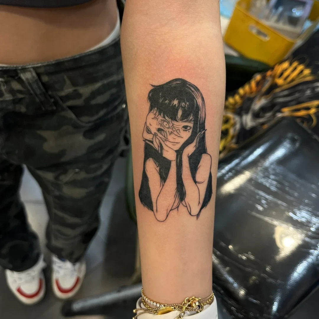 暗黑富江少女ins风爆款漫画霸气手臂草本防水持久果汁纹身贴男女