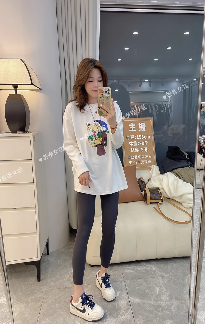 冬季新款卡通印花开叉中长款加薄绒打底白色T恤