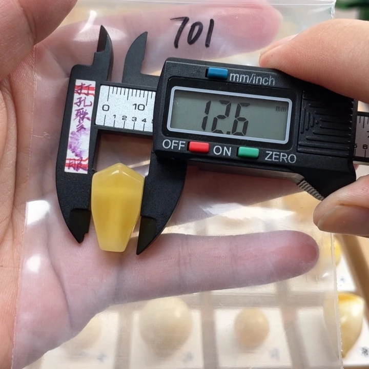 蜜蜡裸石未镶嵌蜜蜡