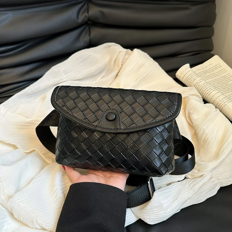 女士腰包包2024新款潮百搭小挎包韩版胸包休闲单肩斜跨时尚小方包