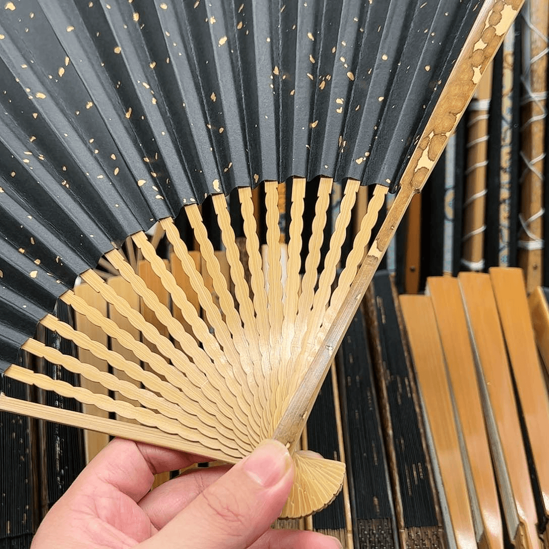 【闪购商品】扇子黑色洒金龙鳞梅妃