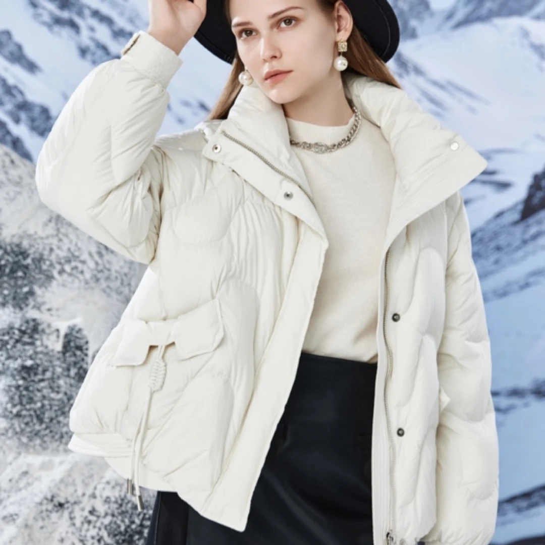 URBANFORM/城市格调冬季休闲短款连帽立领加厚保暖百搭女款羽绒服