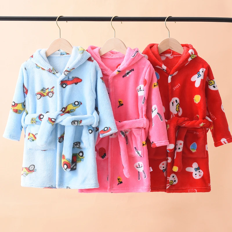 儿童秋冬睡衣法兰绒加厚加长浴睡袍防踢被中小童带帽珊瑚绒家居服