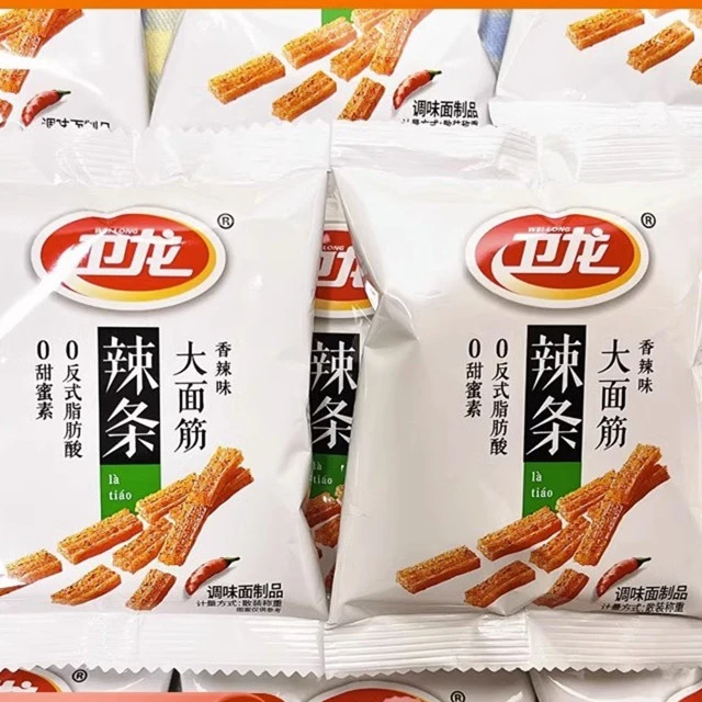 卫龙大面筋香辣味休闲辣条儿时回忆休闲麻辣网红小吃香辣经典