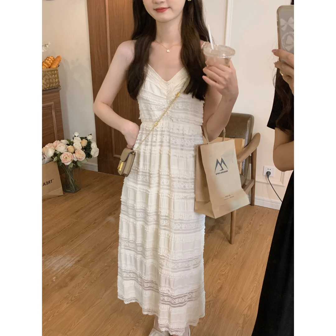 安璃 温柔风蕾丝吊带连衣裙设计感气质收腰裙子