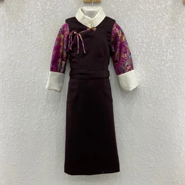 民族童装。 女宝宝民族服传统藏式服