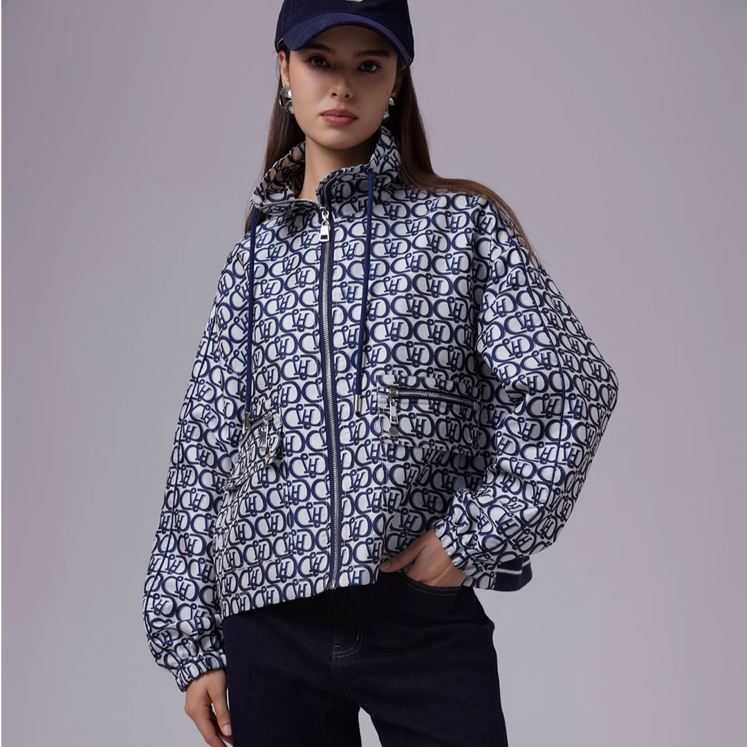 唯厚2024秋季新款090036短款风衣外套 蓝色字母印花款 休闲百搭女