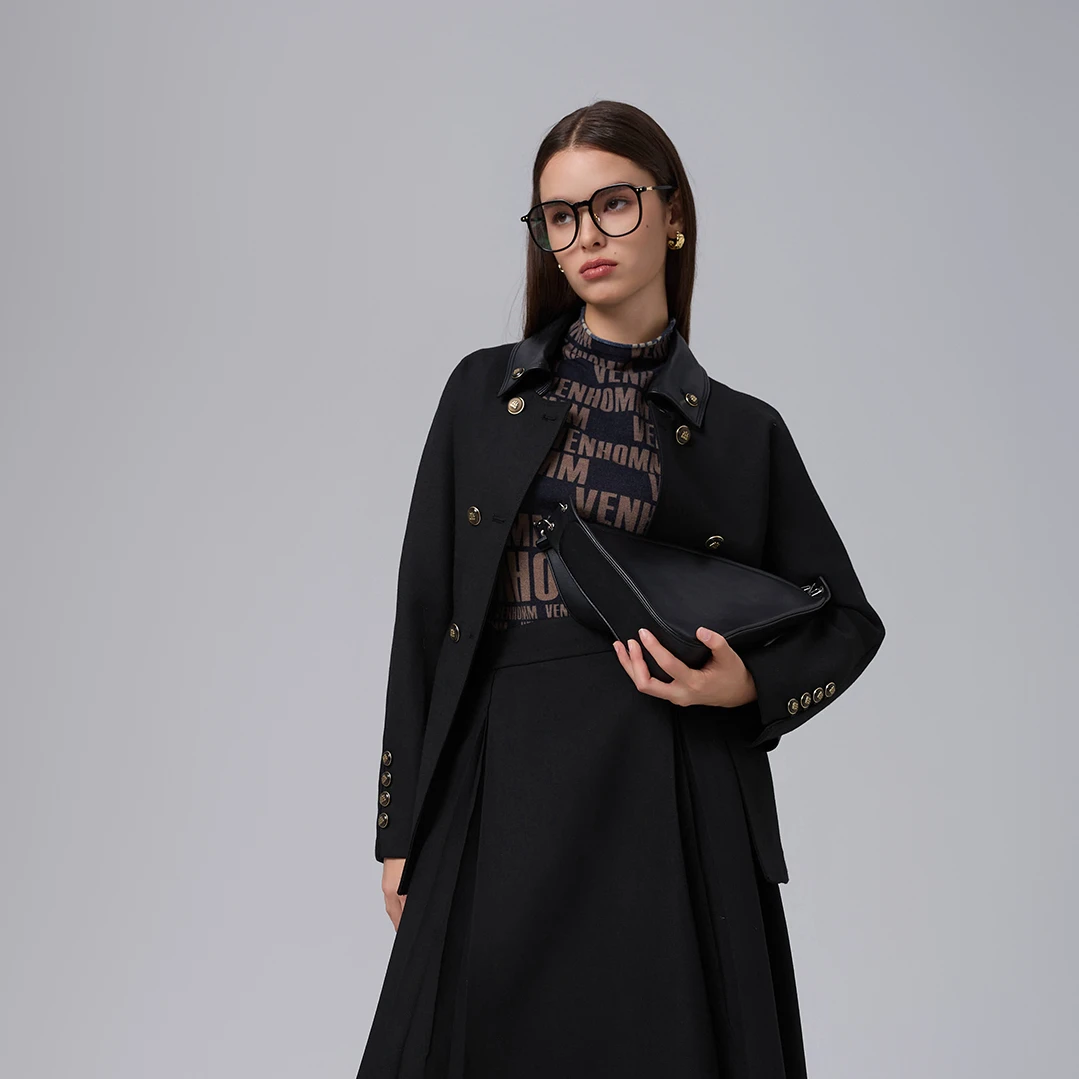 唯厚品牌风衣200001黑色短款经典设计师款 秋冬新品时尚翻领女士