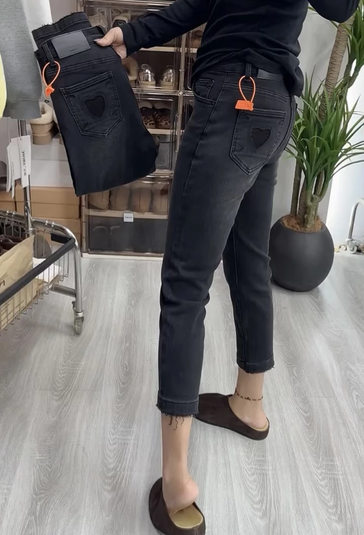 萱贝纯加绒加厚黑色直筒牛仔裤女秋冬新款百搭修身弹力八分烟管裤