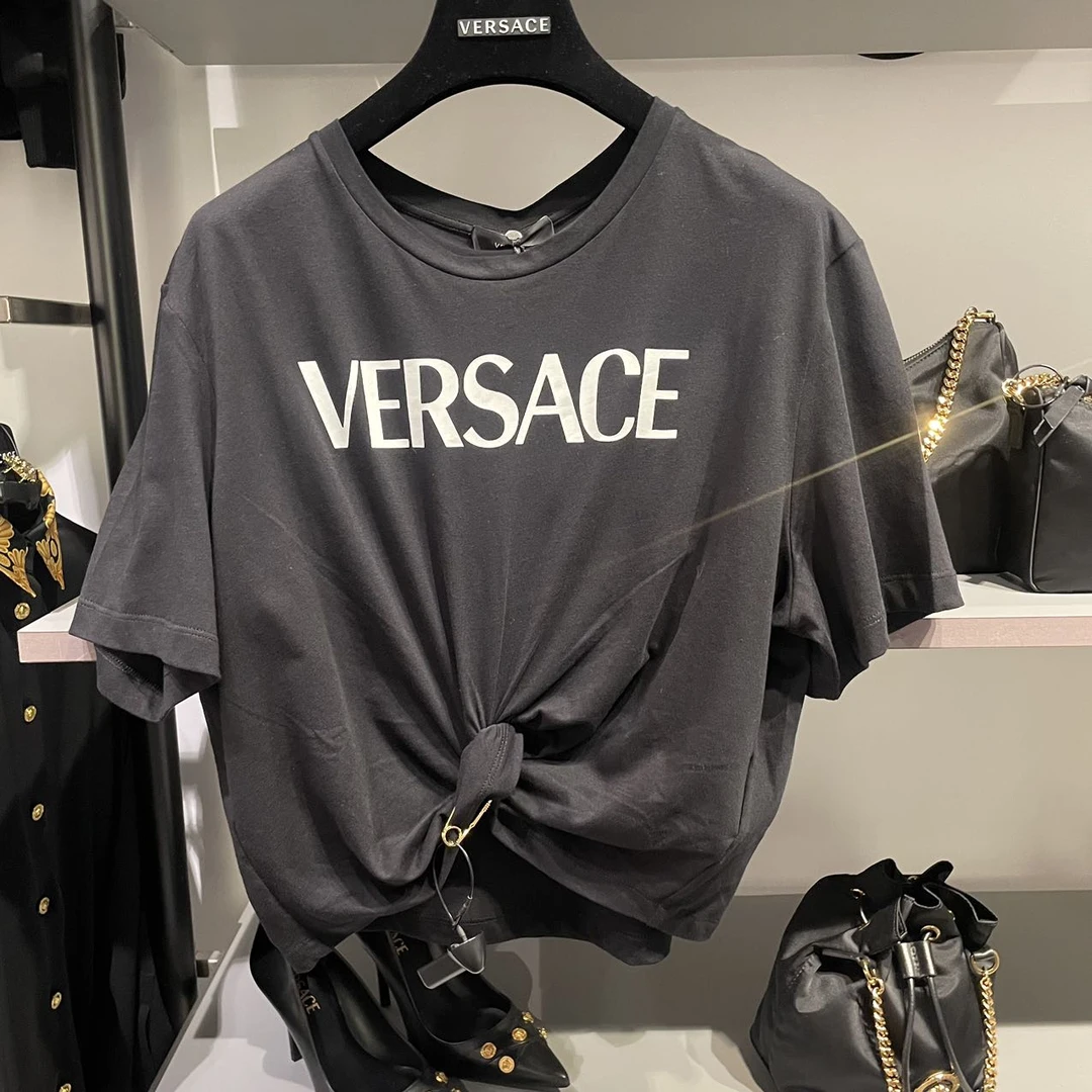 Versace/范思哲女士别针款字母短袖烟灰色