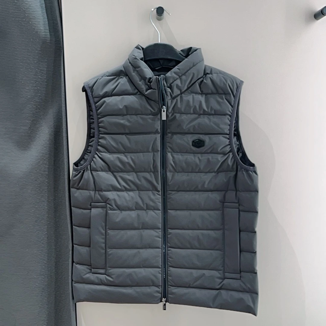 全新未使用 GIORGIO ARMANI/阿玛尼 男士外套羽绒服马甲背心