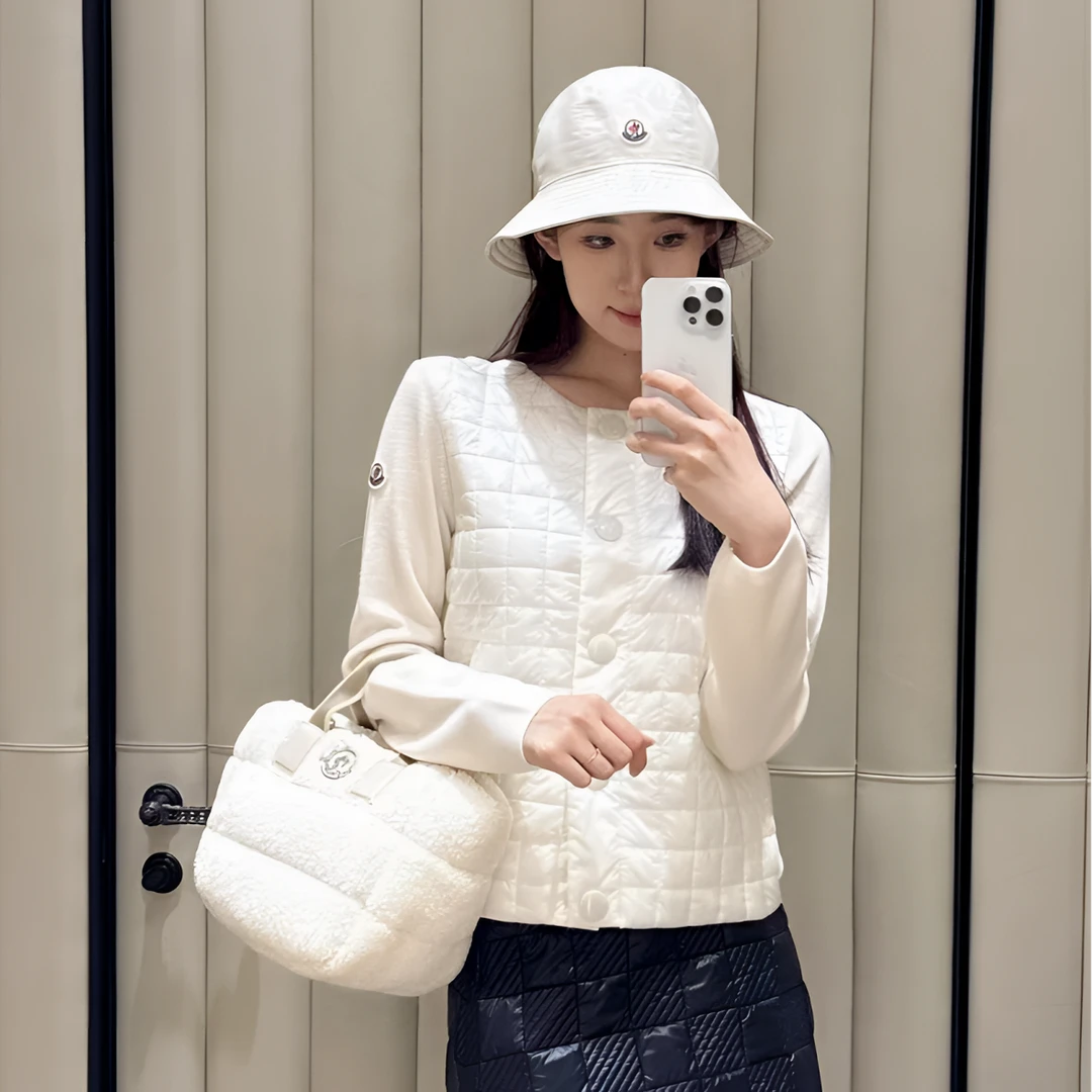 全新未使用  蒙口 休闲舒适女士外套 CARDIGAN TRICOT
