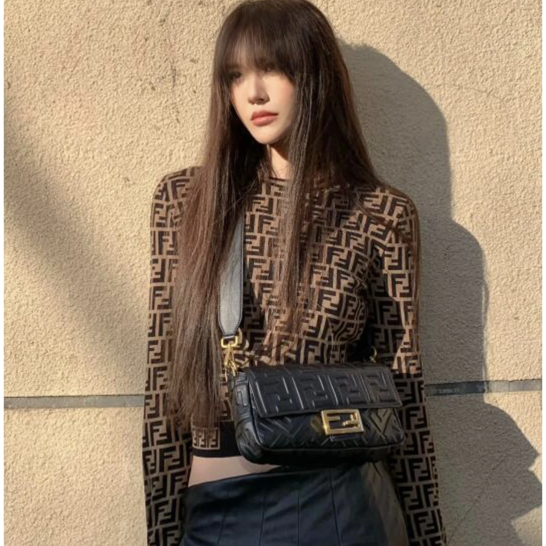 未使用 FENDI/芬迪 【兔子姐姐柜9900】满logo弹力复古百搭针织打底