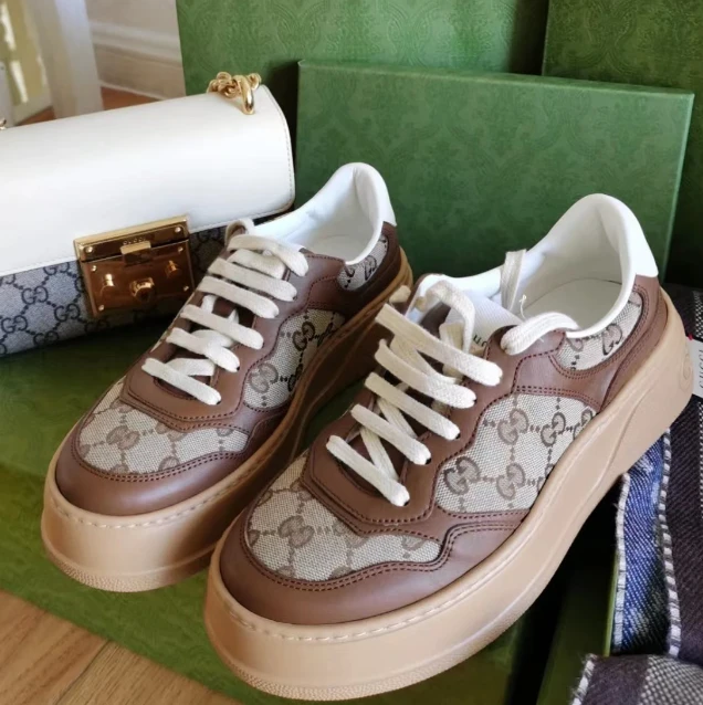 未使用 GUCCI/古驰 魔方/专柜/经典休闲饼干鞋/675840