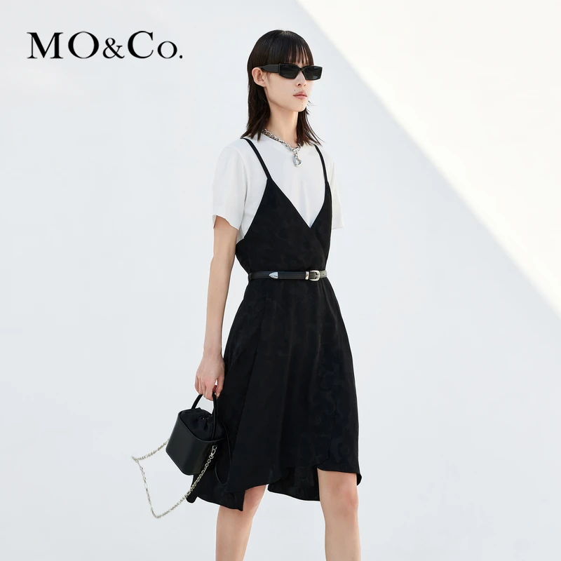 MOCOV领吊带不规则拼接白色T恤连衣裙MBC1DRST23