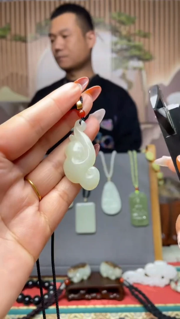 【闪购商品】和田玉颈饰未镶嵌一