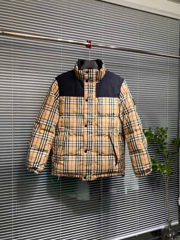 Burberry博柏利 双面穿羽绒服 经典格纹 L码99新 公价11200aw1187