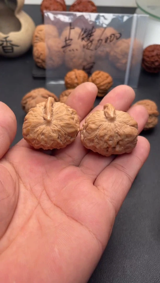 【闪购商品】文玩核桃吊坠蛤蟆头坦克