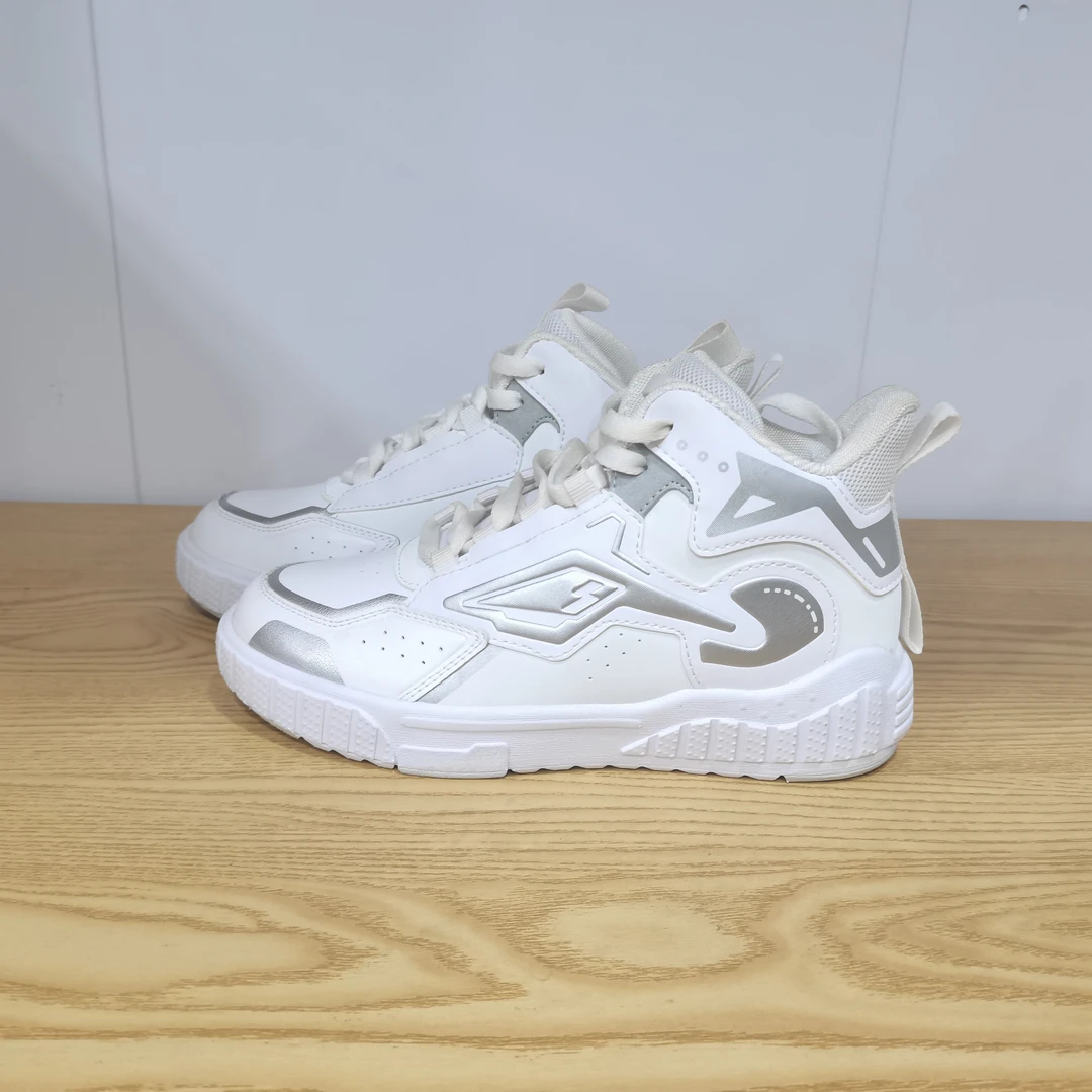 （微脏）儿童秋冬时尚休闲运动鞋 3705-411