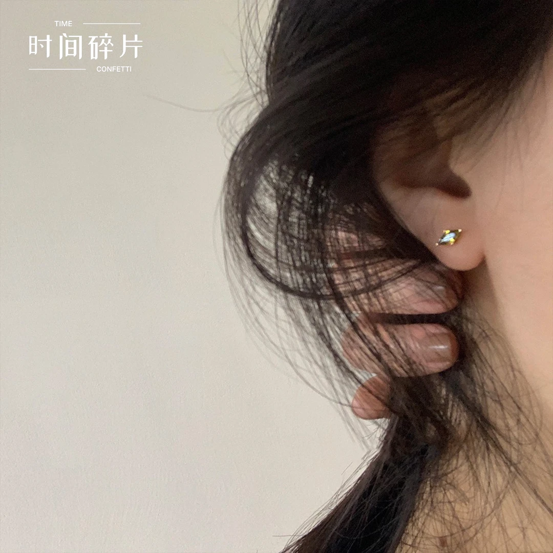 【孙二娘】日系简约橄榄绿马眼绿锆石耳钉T C 3742