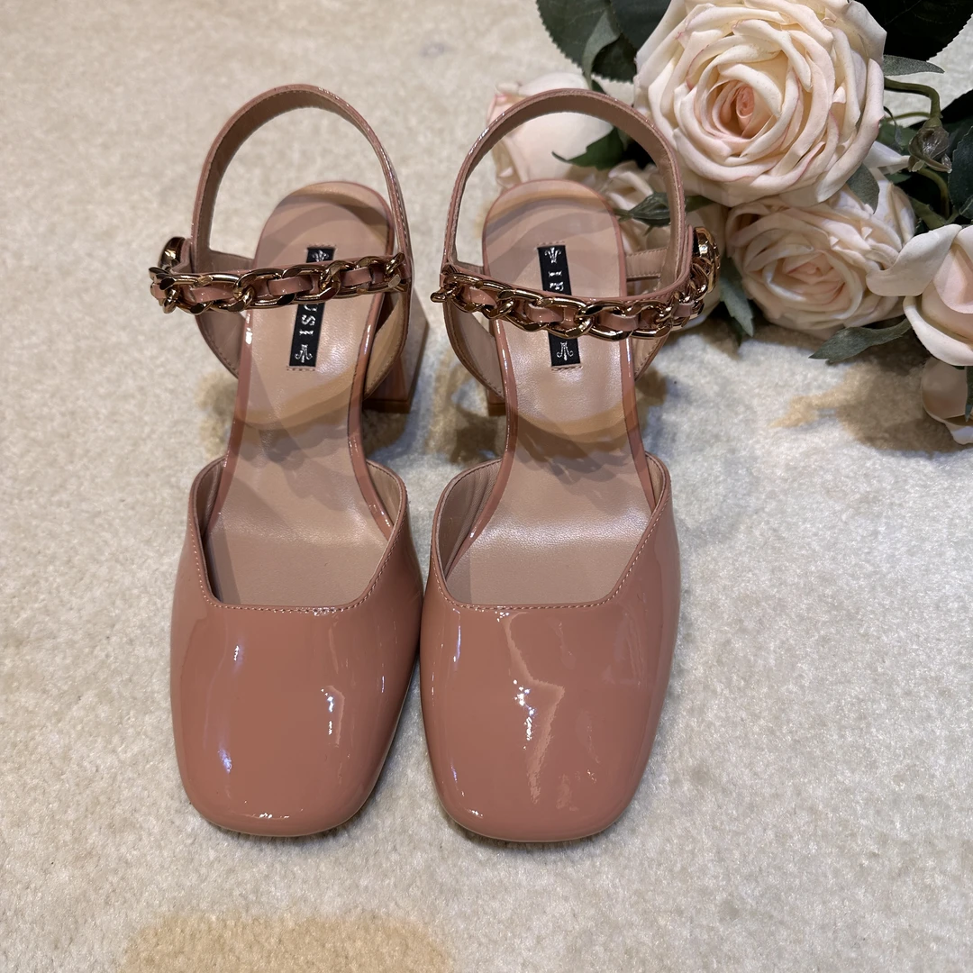 【IFUSI】小MIU富家千金玛丽珍 轻奢漆皮金属带方头高跟鞋 3308-2