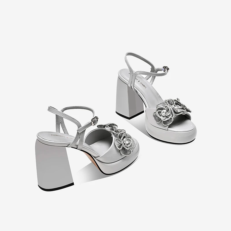 气质时尚百搭夏季法式粗跟露趾凉鞋2025一字带仙女风小众厚底时装