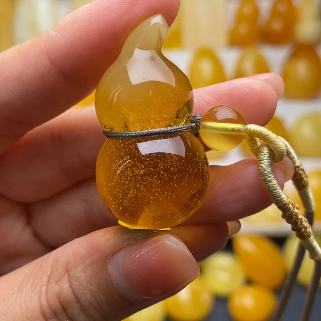 蜜蜡颈饰未镶嵌，