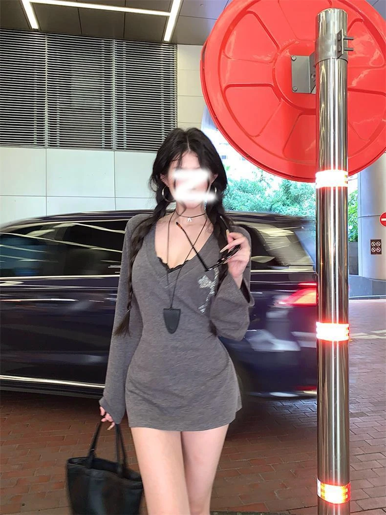 辣妹纯欲设计感十字架长袖针织连衣裙女秋季修身独特绝美小裙子