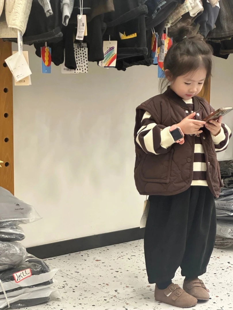 女童秋冬套装棉服马甲+加绒条纹卫衣+加绒裤子美拉德爆款2023新