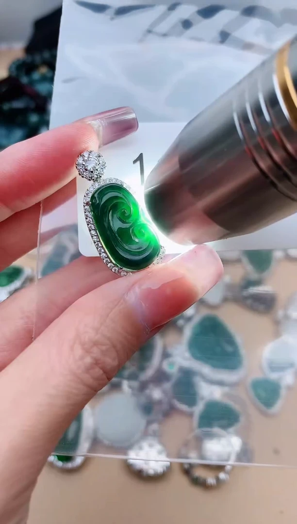 【闪购商品】翡翠颈饰未镶嵌1180