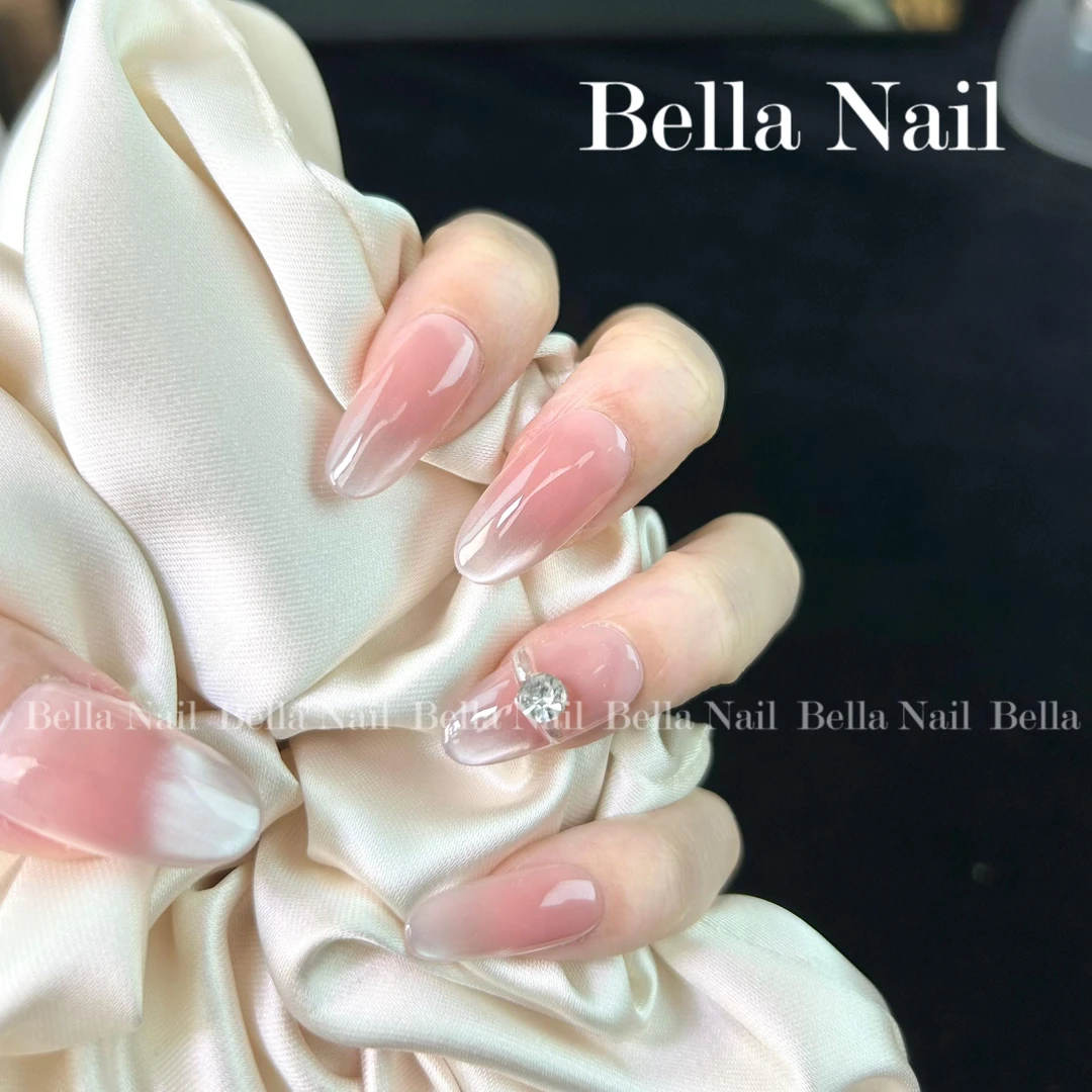 【猫眼镶钻】BellaNail 轻奢高级冰透纯欲腮红侧光带钻猫眼穿戴甲