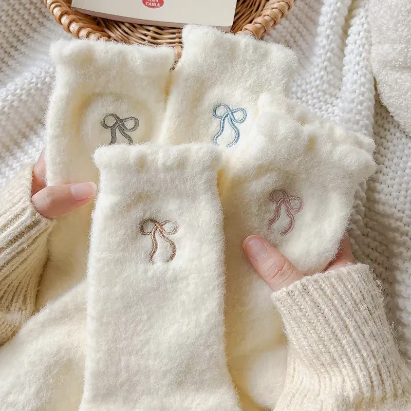 高颜值2024年秋冬季加厚保暖毛绒绒蝴蝶结糯叽叽好温柔新款百搭xx