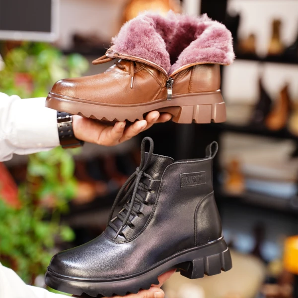 靴子羊毛保暖真皮2023时尚高帮秋季户外百搭潮流纯色中筒橡胶圆头