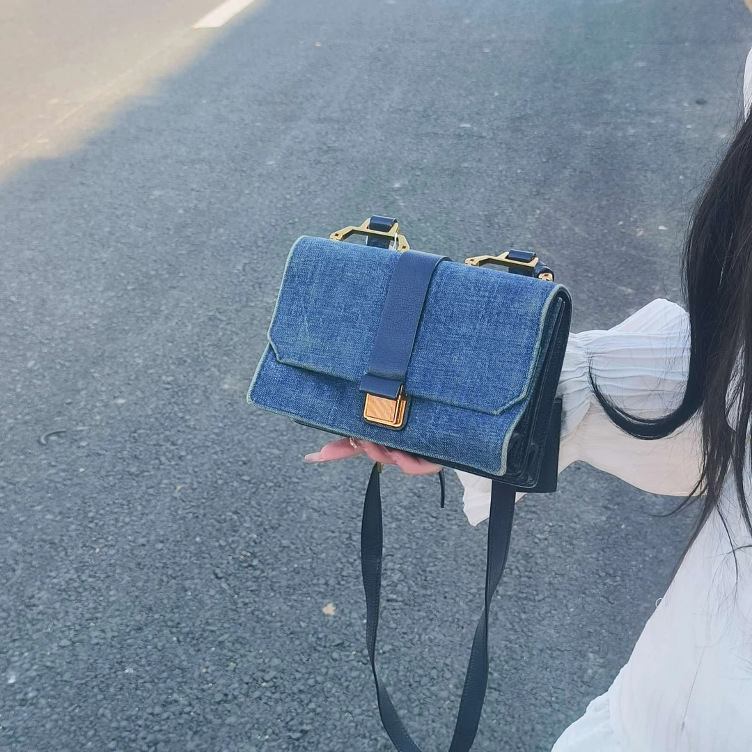 90新 MIU MIU/缪缪 甄珍 MiuMiu单宁斜挎包 02432
