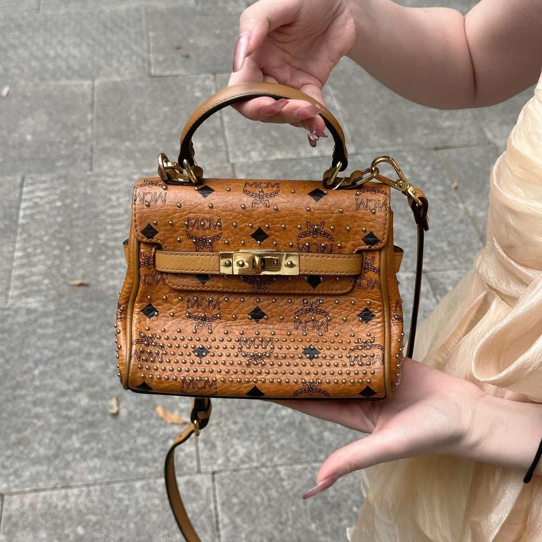 95新 MCM MCM珍甄  Kelly斜挎包08952